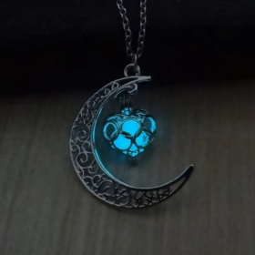 Luminous Moonstone Pendant Necklace (sky blue)